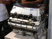 2005 BMW P84/5 3.0 V10 engine. BMW V10 F1 engine - Pit Lane Park 2007 - 002.jpg
