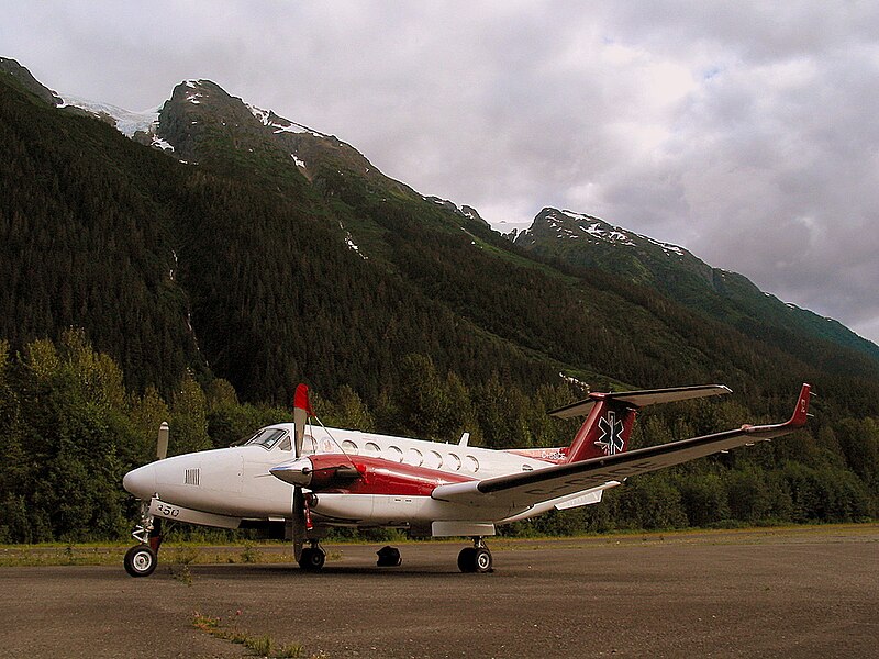 File:Beechcraft Super King Air in Stewart (1254773778).jpg
