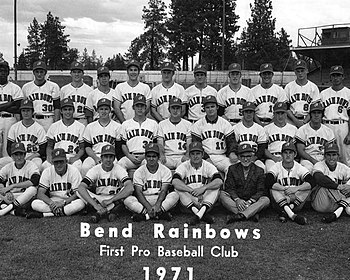 Bend Rainbows 1971 Team Photo Bend Rainbows.jpg