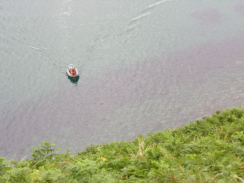 File:Boats at Lundy (2).jpg