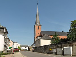 Ortsmitte mit Pfarrkirche