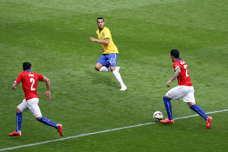 File:Brazil vs Chile (16403496923).jpg