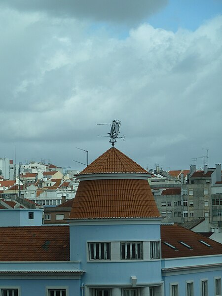 File:Buildings in Lisbon P1000007.JPG