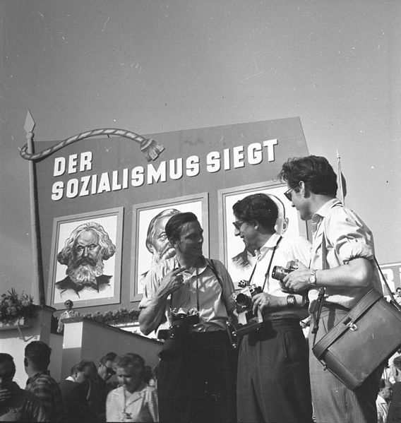 File:Bundesarchiv Bild 183-66989-0002, Berlin, Fotografen von ADN-Zentralbild.jpg