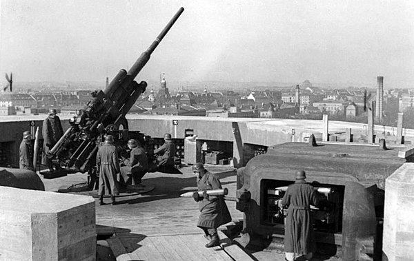 Anti-aircraft defences on the Flakturm Tiergarten in Berlin, one of the flak towers built from 1940