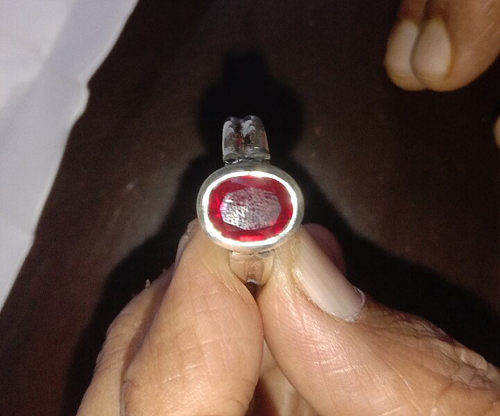 File:Burmese Ruby in silver ring, in West Bengal, India, photographed on November 18, 2023.jpg