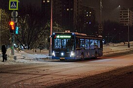 Bus on night route н5 in Zyablikovo, Moscow (01.01.2022).jpg
