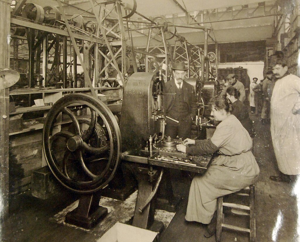 Button stamping machine, Henri Jamorski Button Factory, Paris, France, 1919 (28206559760)