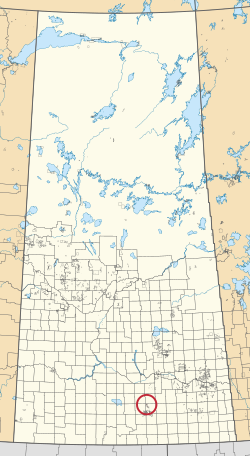 Peta provinsi Saskatchewan menampilkan 297 kota pedesaan dan ratusan kecil India cadangan. Salah satu yang disorot dengan lingkaran merah.