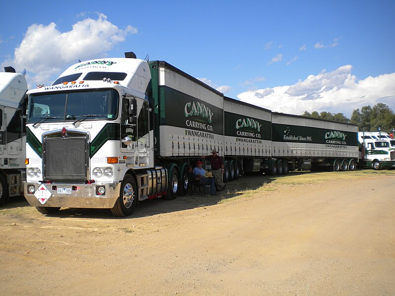 File:Canny Carrying Company B-triple road train.jpg