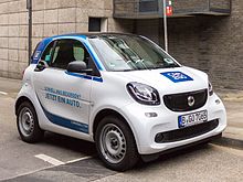 Una macchina del servizio Car2Go. Gli utenti del servizio possono raggiungere l'aeroporto noleggiando una macchina in qualsiasi zona della città di Torino