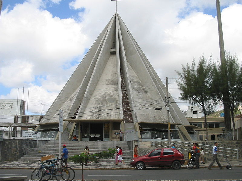 File:Caruaru-Catedral.jpg