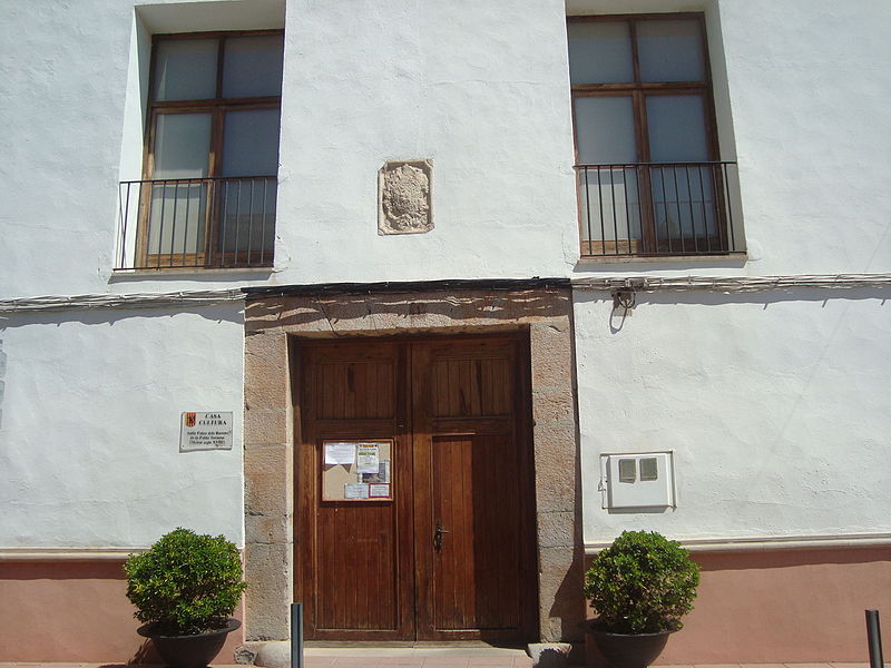 File:Casa de la Cultura de la Pobla Tornesa, antic Palau dels Barons de la Pobla.JPG