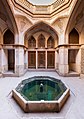 25. Az Abbászi-ház hat udvarának egyike (Kásán, Iszfahán tartomány, Irán) (javítás)/(csere)