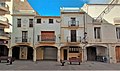 Cases porticades de la plaça de la Vila (l'Arboç)