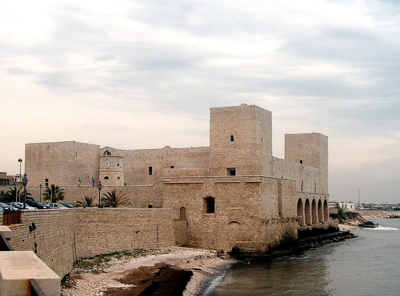 File:Castello di Trani apr06 01.jpg