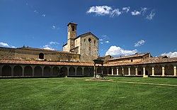 Cloister of the Certosa di San Pietro a Pontignano Certosa di pontignano, chiostro grande o della clausura, 03.jpg