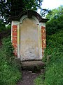 Čeština: Chlumec, okres Ústí nad Labem. U šmelce, vodní kaple. English: Chlumec, Ústí nad Labem District, Ústí nad Labem Region, Czech Republic. U šmelce street, a water chapel. Camera location 50° 41′ 42.3″ N, 13° 56′ 31.8″ E    View all coordinates using: OpenStreetMap