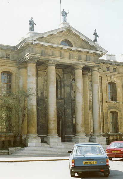 File:Clarendon Building, Broad St, Oxford - panoramio.jpg