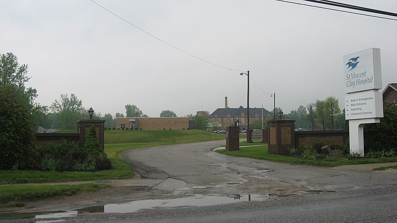 File:Clay County Hospital at Brazil.jpg