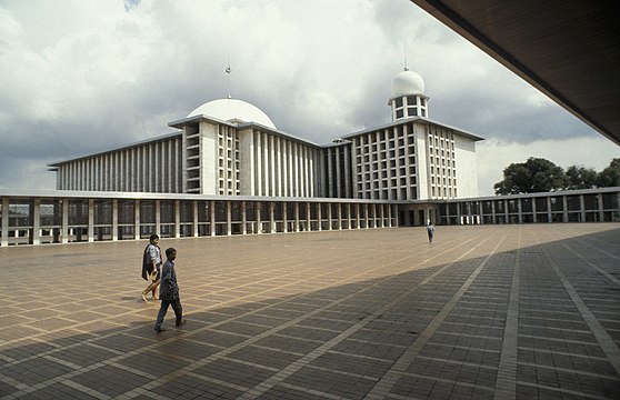Istiqlal Mosque is the largest mosque in Southeast Asia.