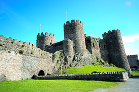 Castello di Conwy (HDR) (8074248381).jpg