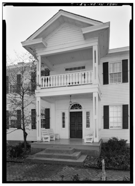 File:DETAIL OF FRONT PORCH - George M. Murrell House, Murrell Road, at junction of Willis Road, Park Hill, Cherokee County, OK HABS OKLA,11-PARHI.V,2-6.tif