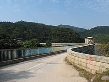 Dam of Kowloon Reservoir.JPG