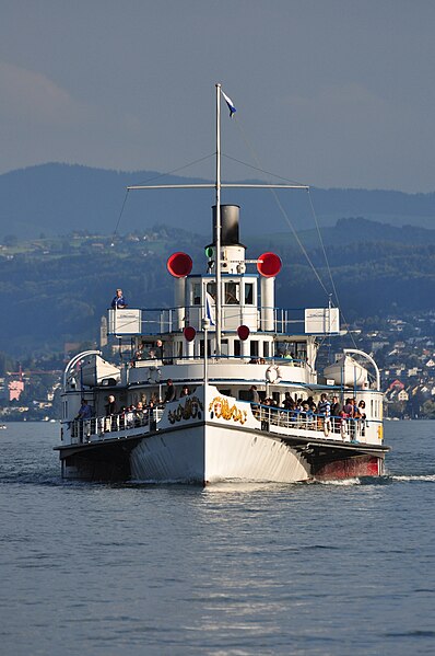 File:Dampfschiff Stadt Rapperswil - General-Guisan-Quai 2011-07-31 19-12-46.JPG