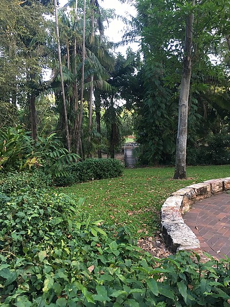 File:Darwin Botanical Gardens.jpg