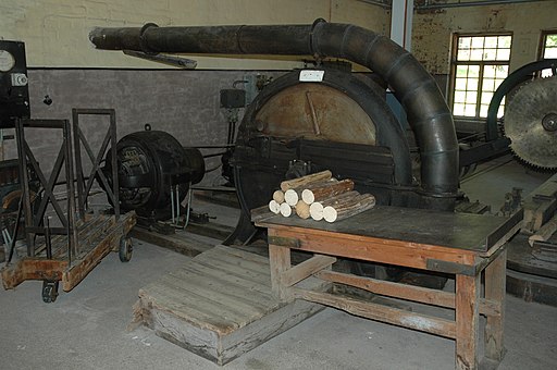 Historische Kartonfabrik von Verla: Innenraum: Entrindungsmaschine (UNESCO-Weltkulturerbe in Finnland). Debarking machine