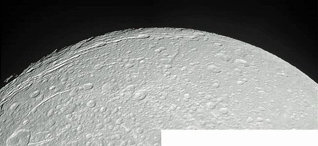 dione moon of saturn