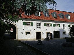 Dorf Düssel Wasserburg Düssel Innenhof 2