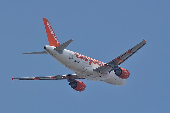 G-EZFG (A319, easyJet)