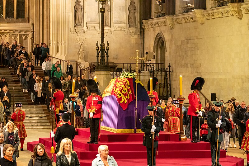 File:Elizabeth II Lying-in-State - 04.jpg