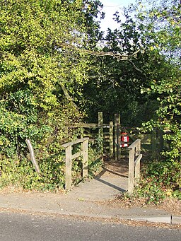 Entrance to nature reserve, Warlingham - geograph.org.uk - 2677175