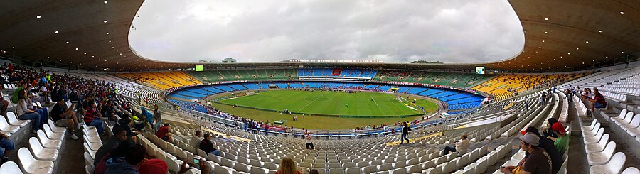 Vedere interioară a stadionului Maracanã, moment înainte de primul meci al campionatului brazilian dintre Flamengo și São Paulo în 2010