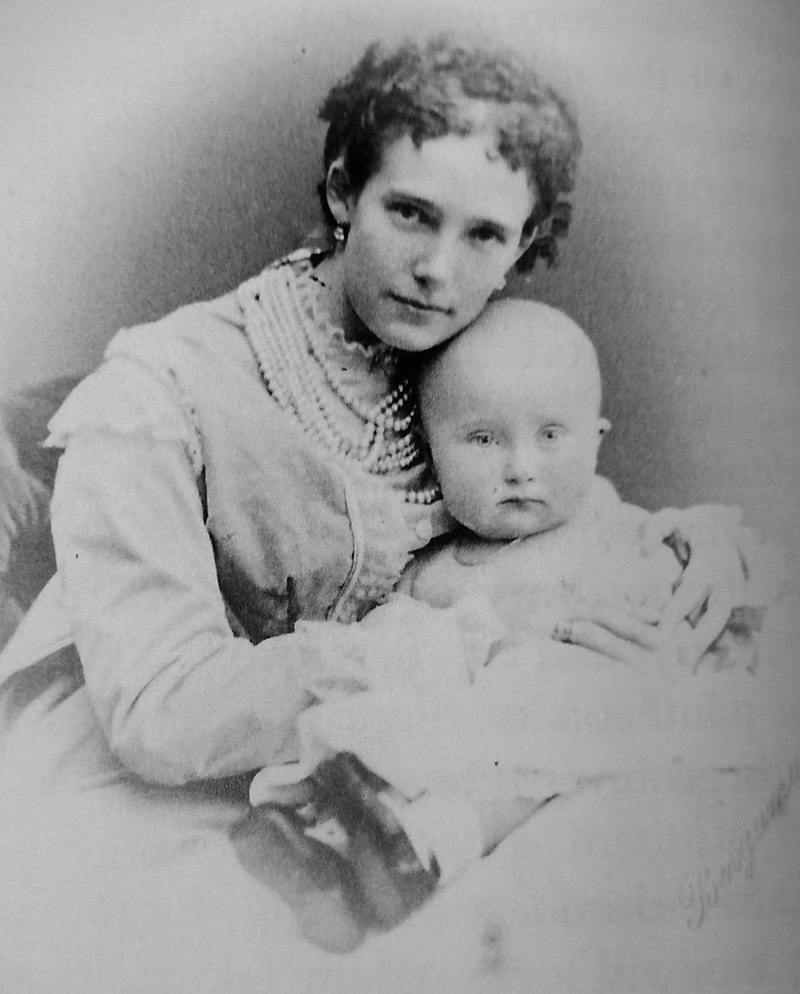 Eugenia of Leuchtenberg with her her son Peter of Oldenburg.JPG
