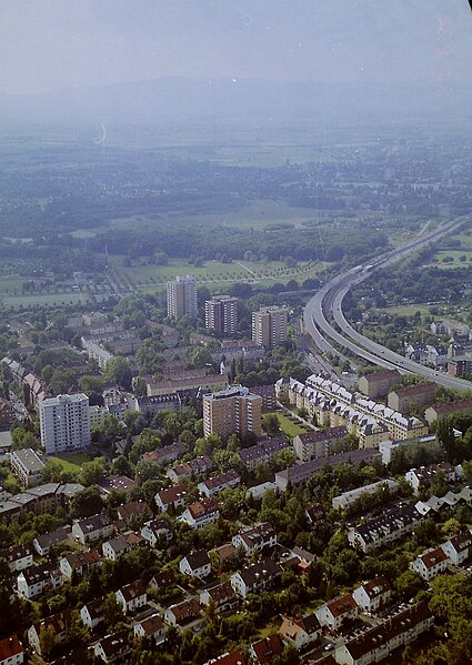 File:Europaturm Aussicht 315 Niddapark Altkoenig 19950621 PICT0010.jpg