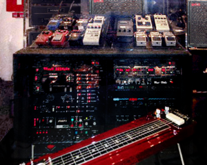 Pink Floyd's effects Expo Pink Floyd - gilmour effects rack.png