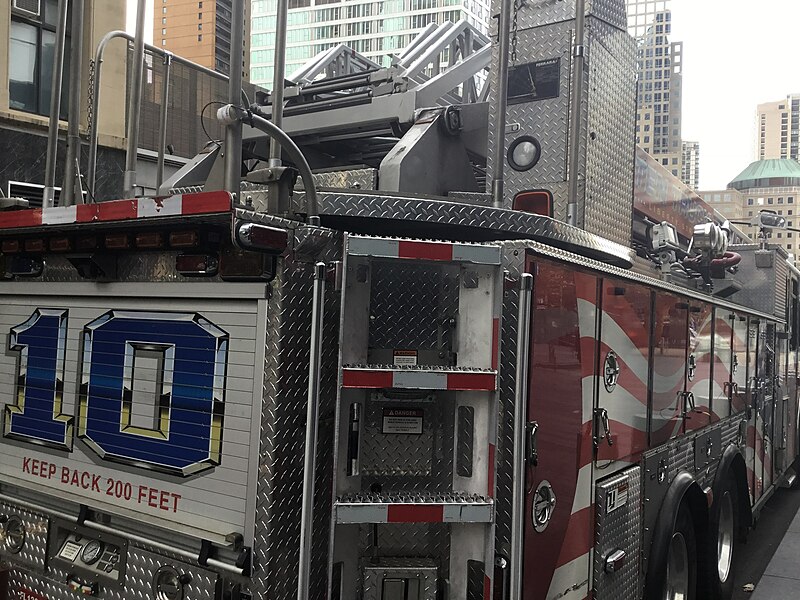 File:FDNY Ten Truck December 2022 003.jpg