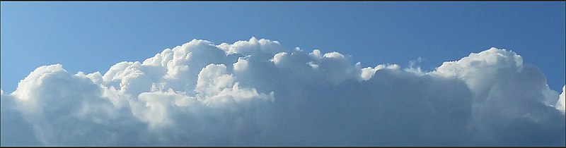 File:Felhős égbolt tavasszal.jpg