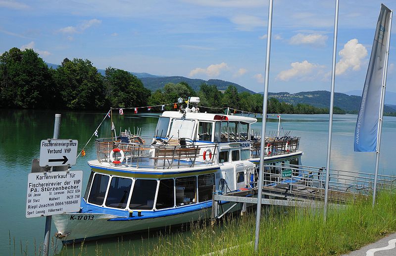 File:Fischerei-Reviergrenze Verbund am Völkermarkter Stausee, Kärnten.jpg