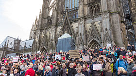Flash mob organisé à Cologne en réaction aux agressions.