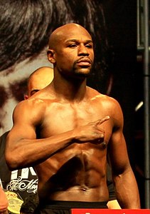 Floyd Mayweather Jr. 2015 (bijgesneden) .jpg