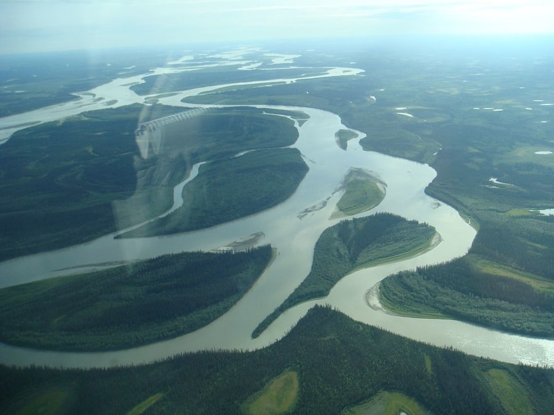 File:Flying over the meanders of the mighty Yukon to Arctic Village.jpg