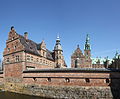 Vue sur plusieurs pignons du château de Frederiksborg, au Danemark.