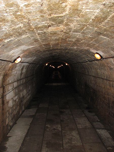 File:Gatchina Palace (2008-08-30), underground passage, img2.jpg