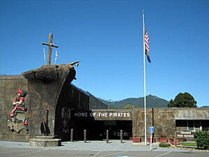 Glendale Sekolah Tinggi kapal bajak laut masuk - Glendale Oregon.jpg