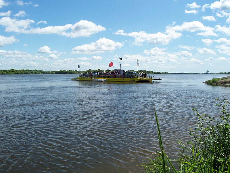 File:Gniew - Ferry on the Vistula.jpg